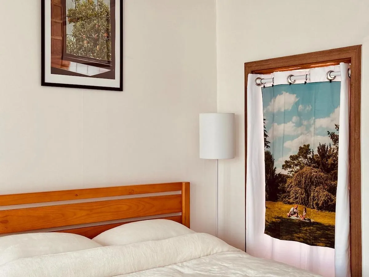At Home, Sunny Emotional House, Free Parking, 3Q Beds, Attic Movie Theater 부산광역시