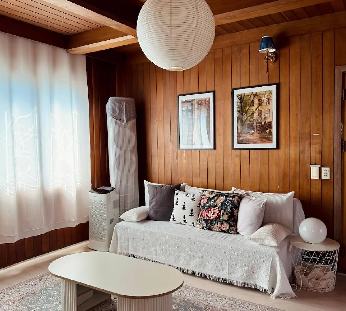 At Home, Sunny Emotional House, Free Parking, 3Q Beds, Attic Movie Theater 부산광역시